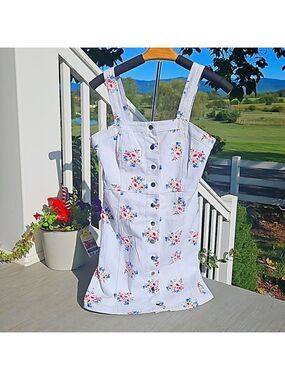 RUE 21 SPRING FLORAL DENIM PICNIC DRESS like new